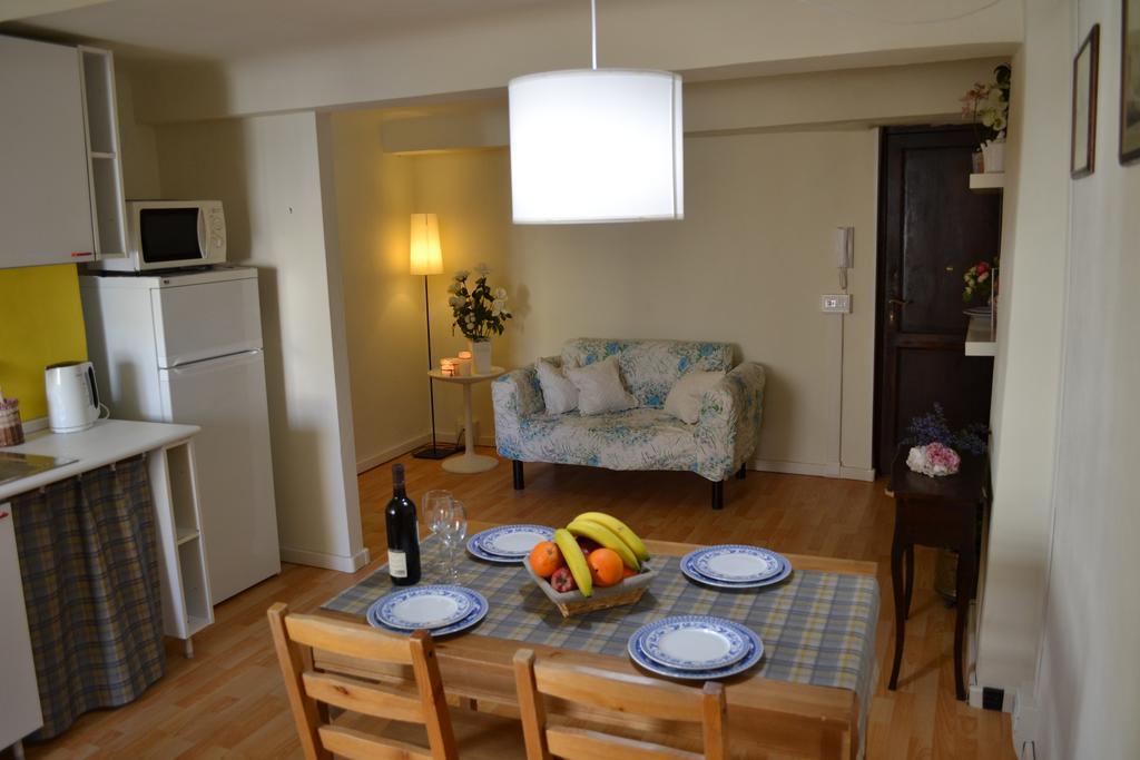 Studio In Centre Apartment Lucca Exterior foto
